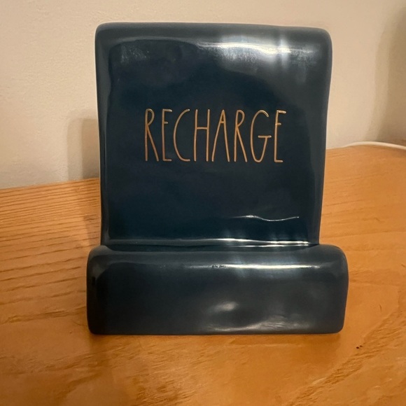 {Rae Dunn} Recharge Phone Stand - Picture 1 of 6
